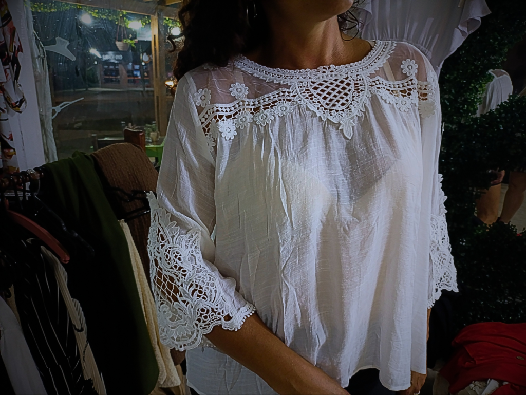 blusa de broderi 1000320806.png