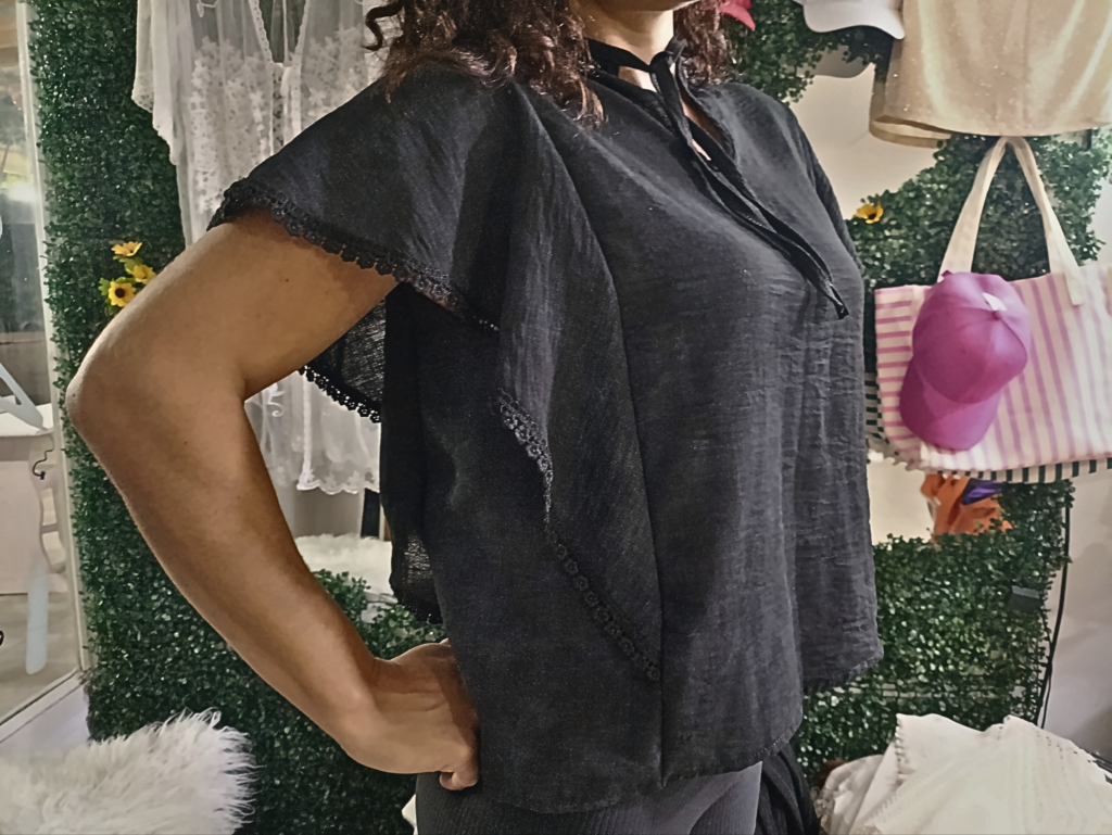 blusa con bolado 1000320827.png